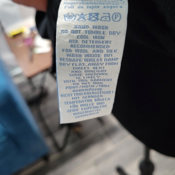 Boden Cashmere Angora Blend Sequin Black Button Cardigan Womens Size 18 - Picture 4 of 6